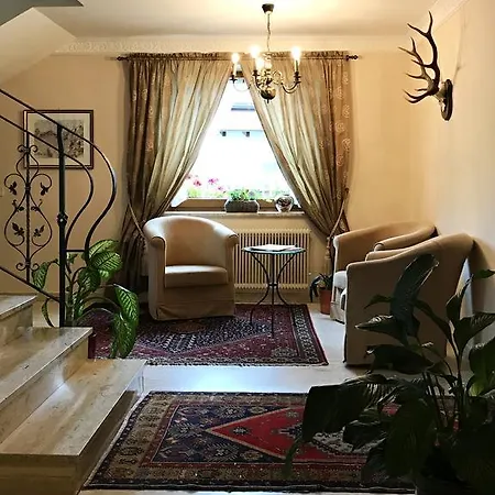 Fruehstueckspension Christina Maison d'hôtes 3*