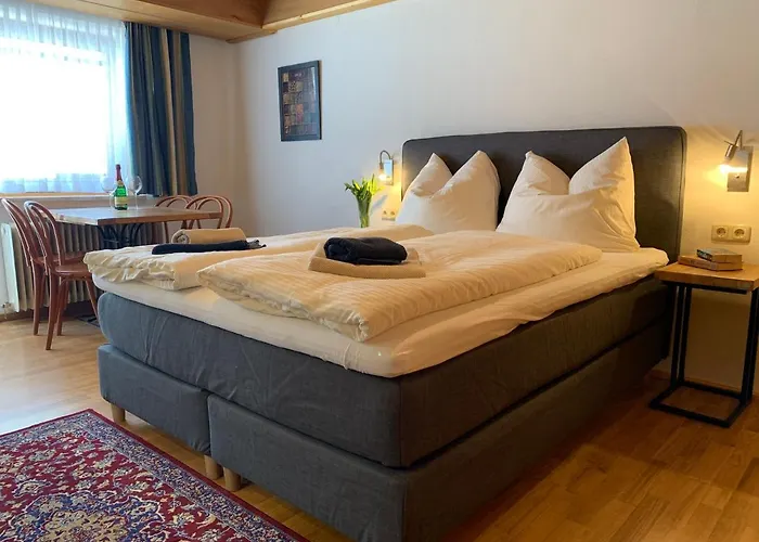 بيت ضيافة Fruehstueckspension Christina 3*