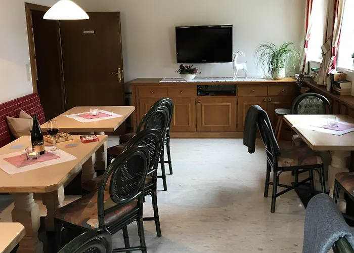 بيت ضيافة Fruehstueckspension Christina 3*