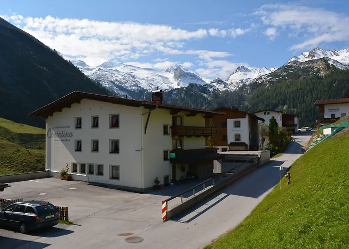 Fruehstueckspension Christina بيت ضيافة 3*