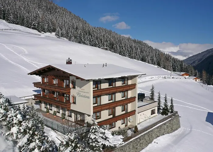 بيت ضيافة Fruehstueckspension Christina 3*