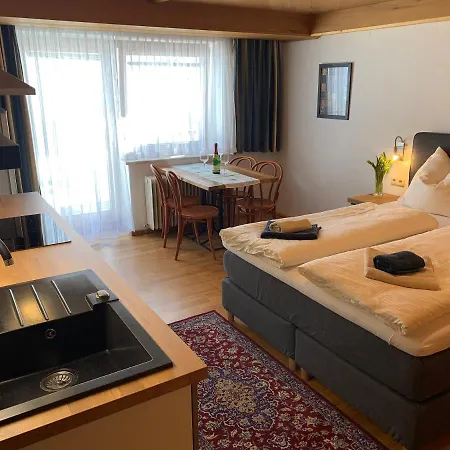 Fruehstueckspension Christina 3* Тукс