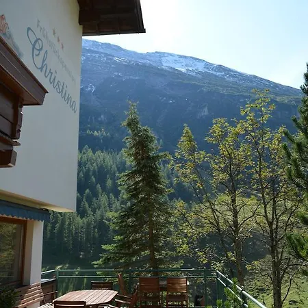 Konukevi Fruehstueckspension Christina