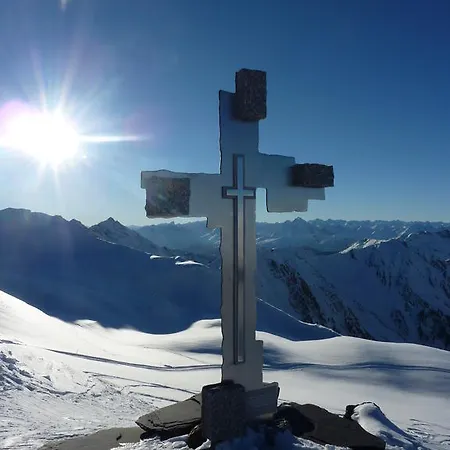 Konukevi Fruehstueckspension Christina 3*