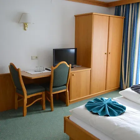 Fruehstueckspension Christina 3* Тукс