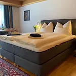 Πανσιόν Fruehstueckspension Christina 3*