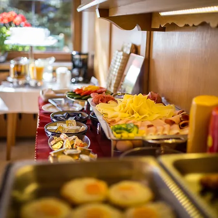 Fruehstueckspension Christina 3* Tux