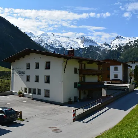 Affittacamere Fruehstueckspension Christina Tux